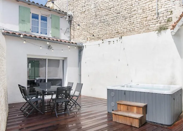 Maison De Village Le Patio Proche Du Marché Avec Сasa de vacaciones *